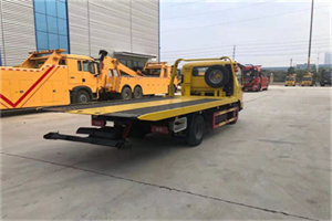 西平非事故拖车